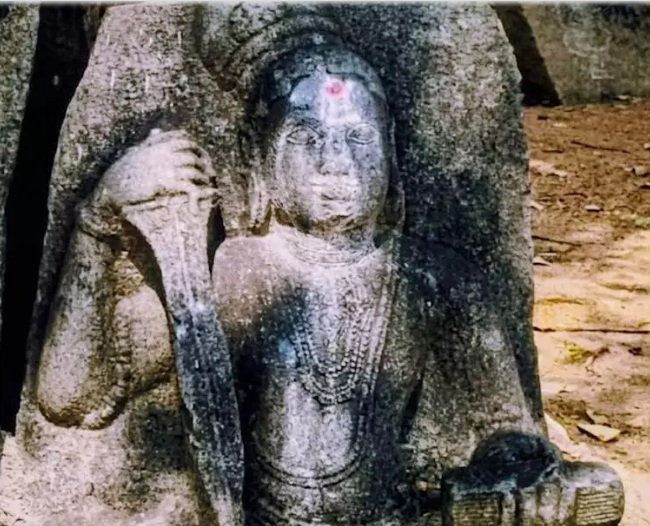 rare-sculptures-nagarkurnool-charagonda-shiva-temple